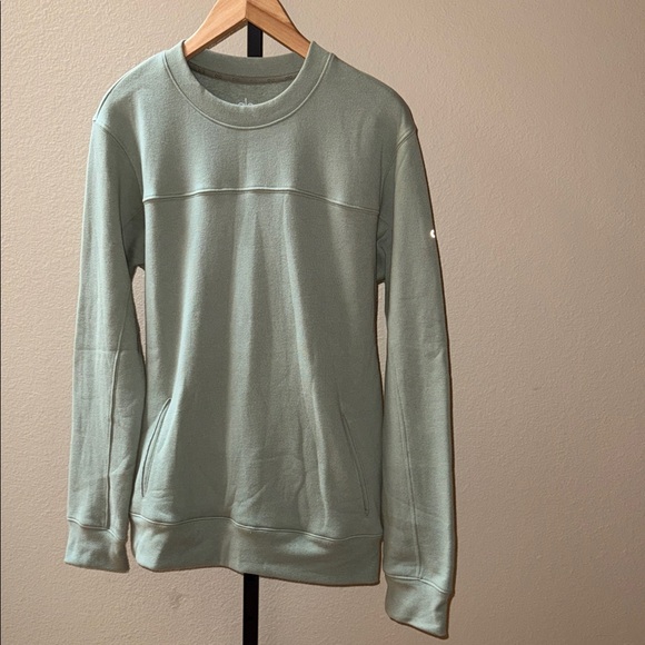 ALO Yoga Crewneck Athletic Base Sweatshirt Limestone Sage Green
